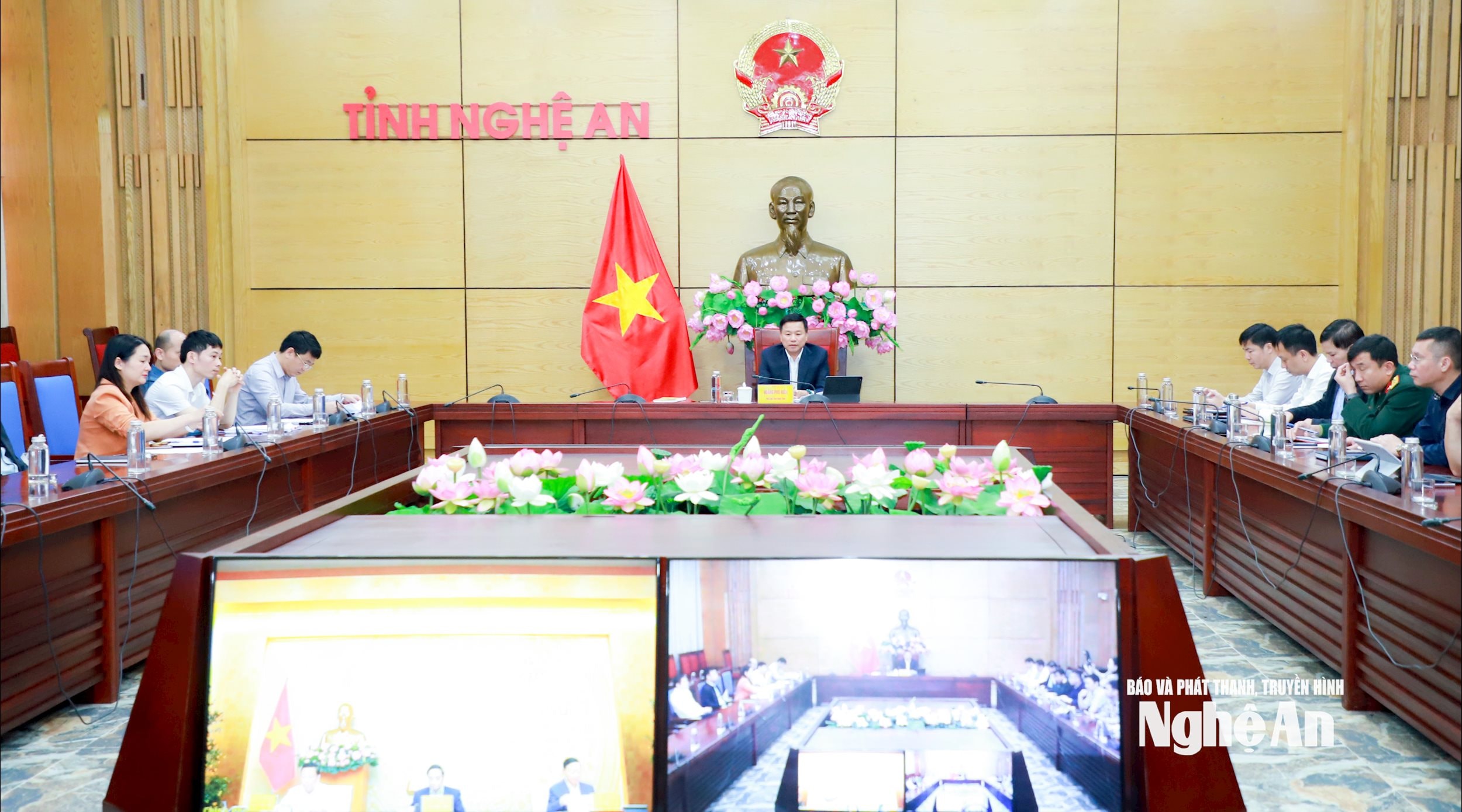 Quang cảnh phiên làm việc tại điểm cầu UBND tỉnh Nghệ An. Ảnh: Thành Duy
