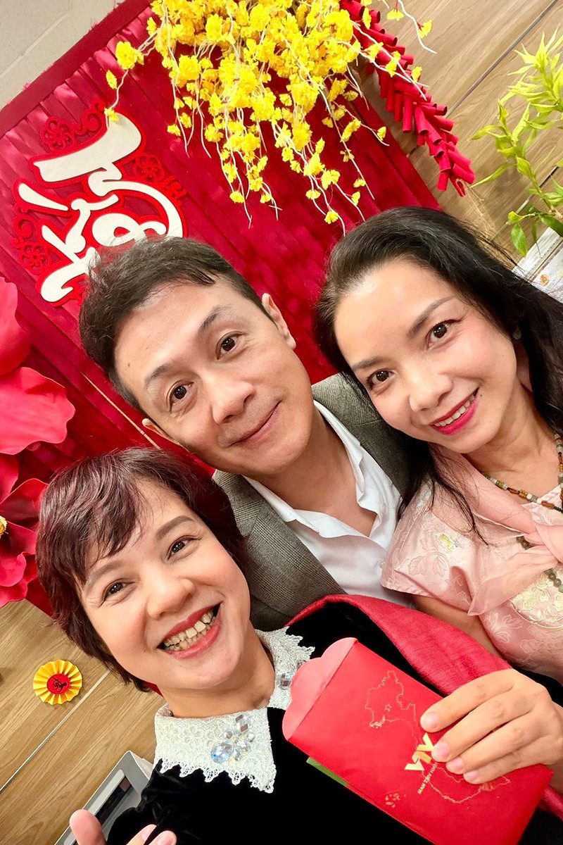 MC Diễm Quỳnh, Anh Tuấn và Hồng Hà ngày đầu năm mới.