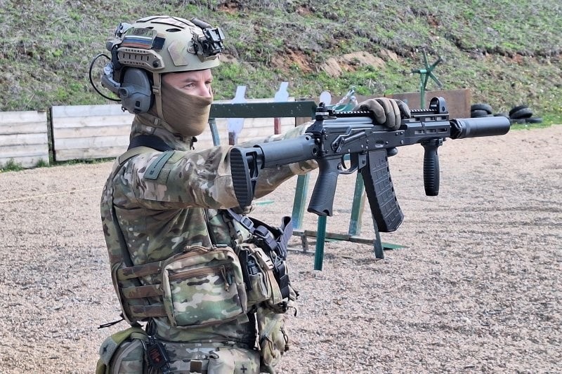 Súng trường AK-12K được thiết kế cho các đơn vị tấn công và trinh sát
