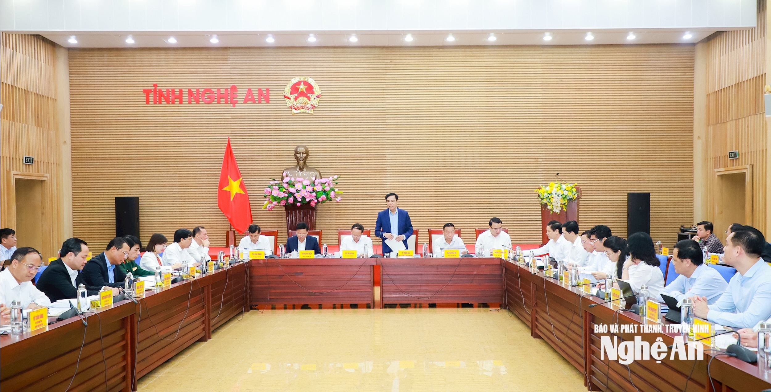 Quang cảnh phiên họp thường kỳ tháng 2/2026 của UBND tỉnh Nghệ An. Ảnh: Thành Duy