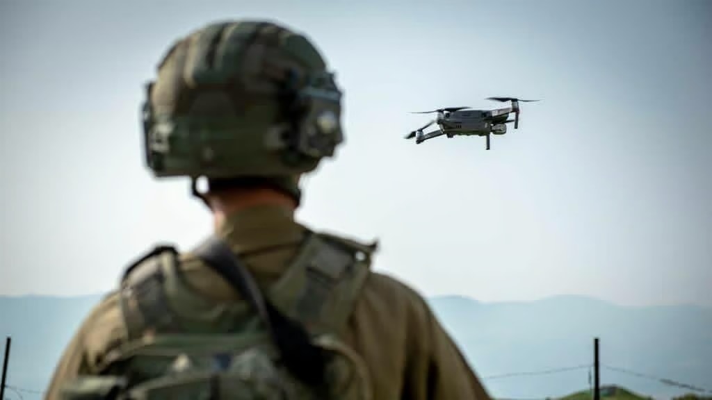 Binh sĩ Israel vận hành UAV trong huấn luyện