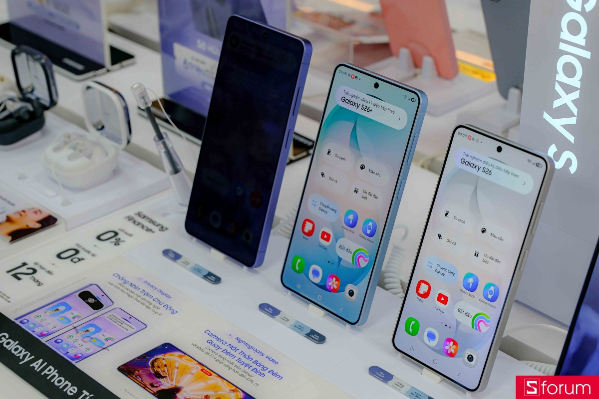 Khách hàng trải nghiệm Galaxy S26 Series