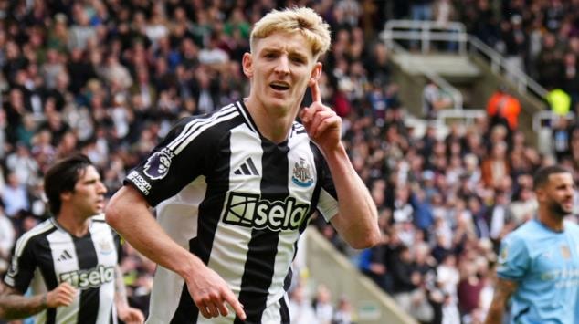 Newcastle và Chelsea có khả năng tạo nên cuộc đối đầu nội bộ Ngoại hạng Anh tại vòng 1/8 Champions League.