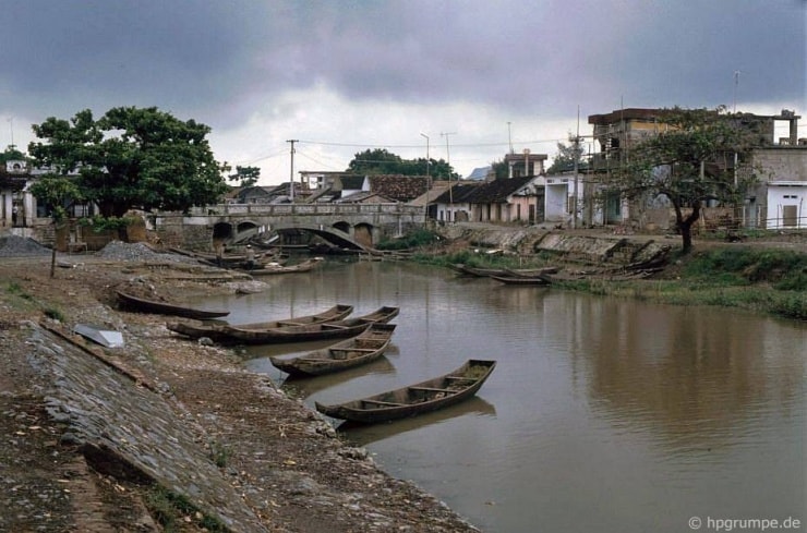 Khung cảnh bến Đục dẫn vào suối Yến năm 1991