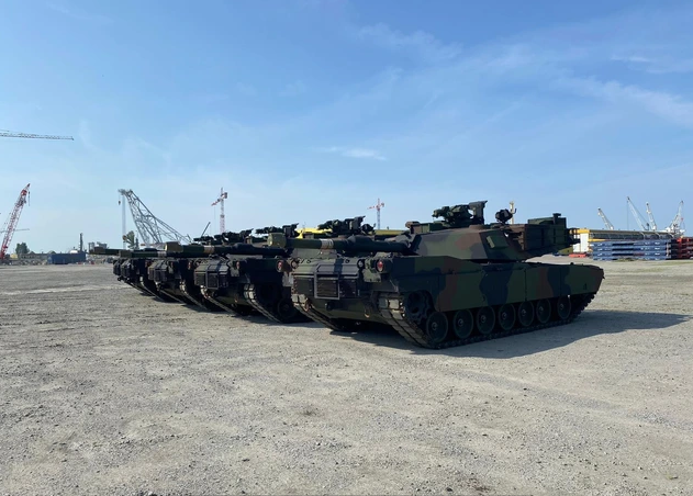 Xe tăng Abrams vận hành trên thao trường