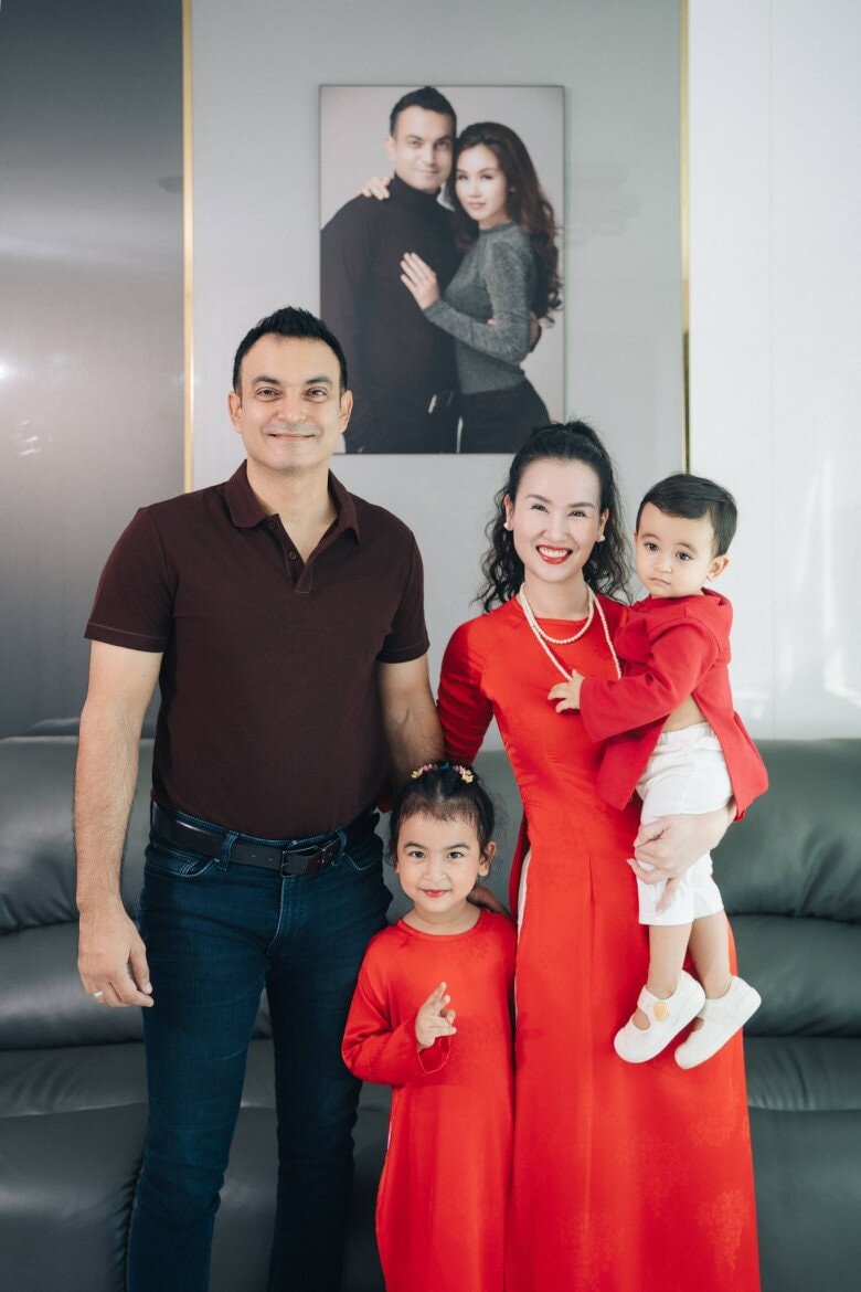 2 con đủ nếp đủ tẻ mang dòng máu Việt - Ấn cực đáng yêu của vợ chồng Võ Hạ Trâm.
