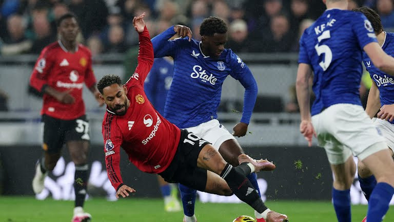 Trình diễn của Quỷ đỏ trước Everton chưa thực sự thuyết phục dù giành chiến thắng.