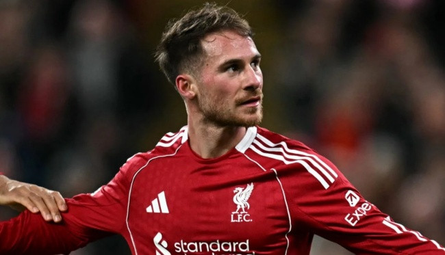 Alexis Mac Allister thi đấu nổi bật trong màu áo Liverpool trước West Ham.