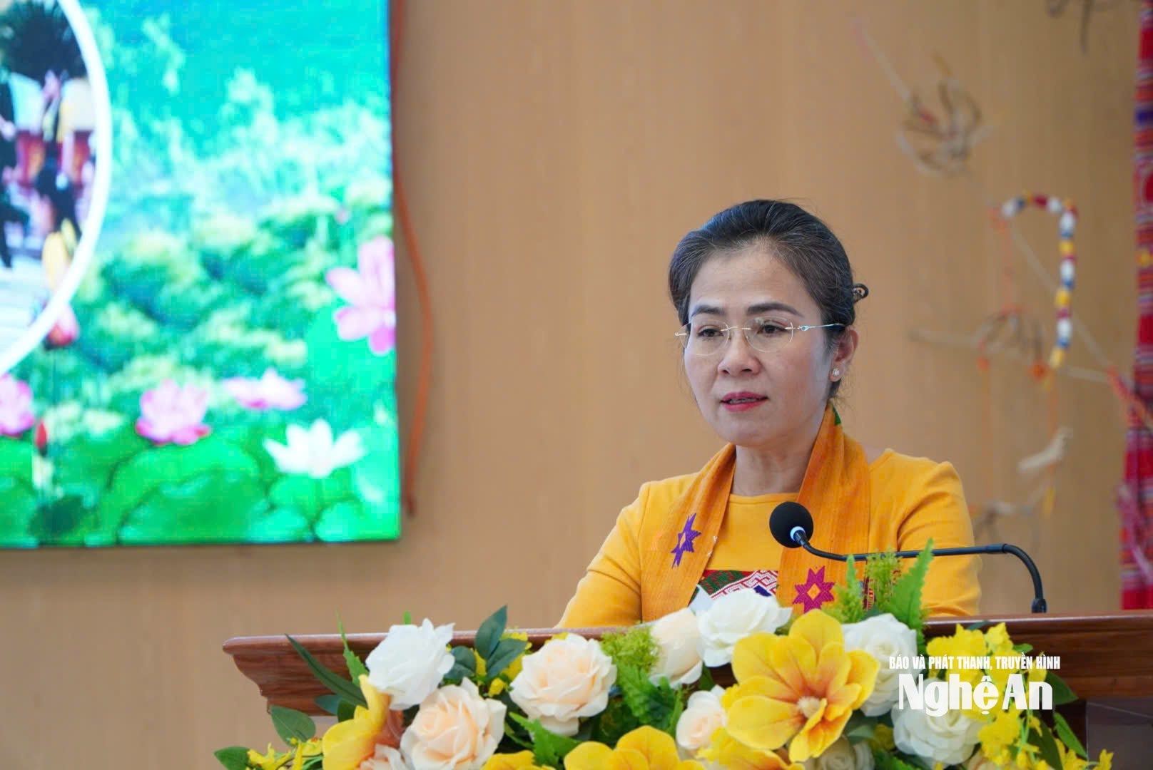 Bà Võ Thị Minh Sinh-Phó Bí thư tỉnh ủy-Chủ tịch UBMT TQ tỉnh phát biểu tại Ngày hội