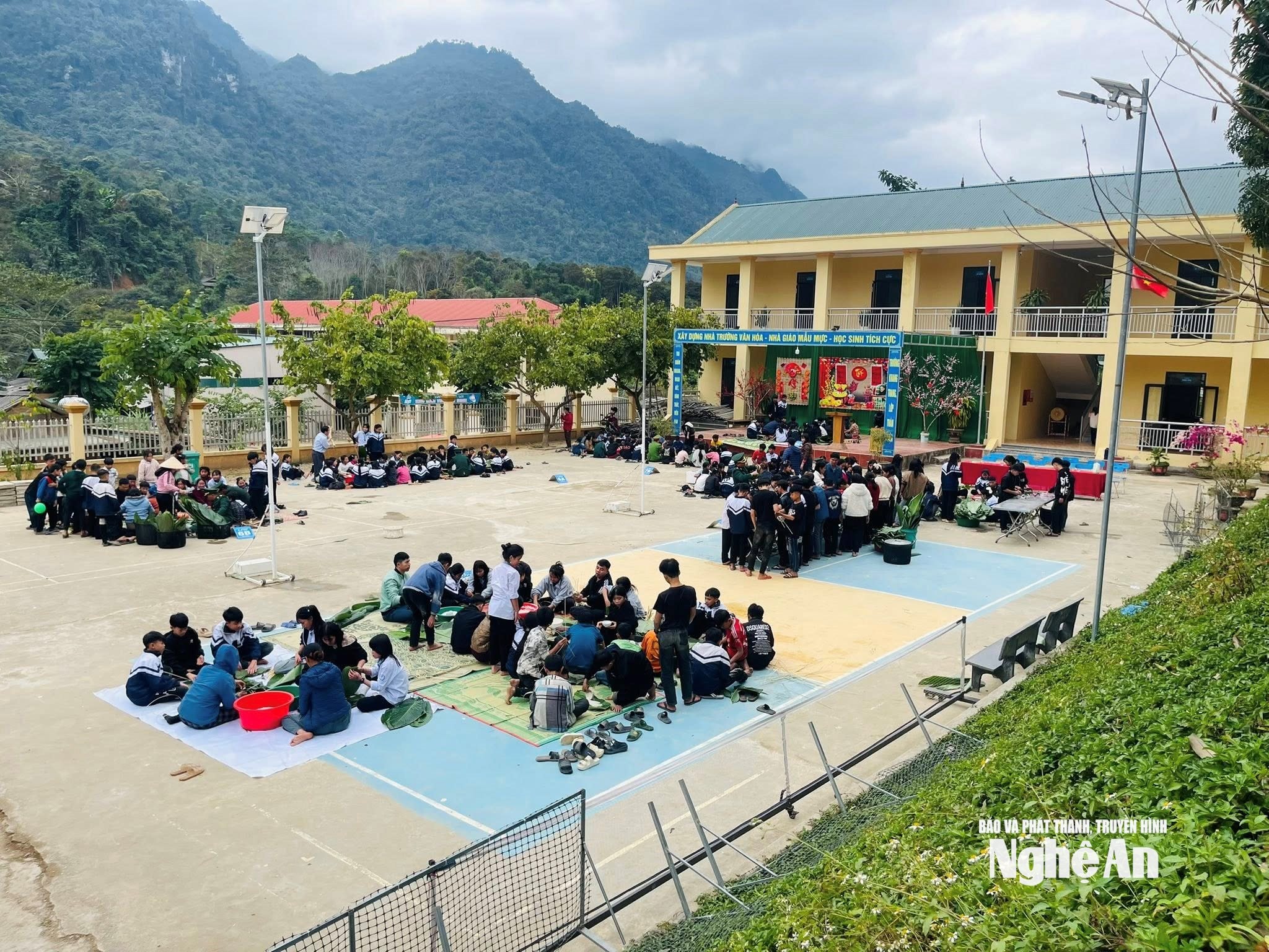 Trước Tết nguyên đán, Trường PT DTBT THCS NA Loi