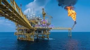 Thị trường dầu mỏ thế giới biến động mạnh