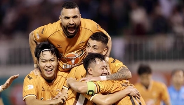 Hàng phòng ngự HAGL sở hữu nhiều cầu thủ có thể hình ấn tượng tại V-League.