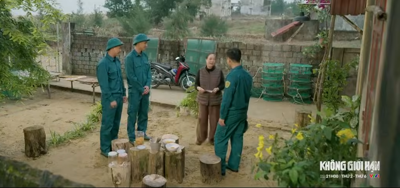 Sự đoàn kết của các thành viên trong đội dân quân.