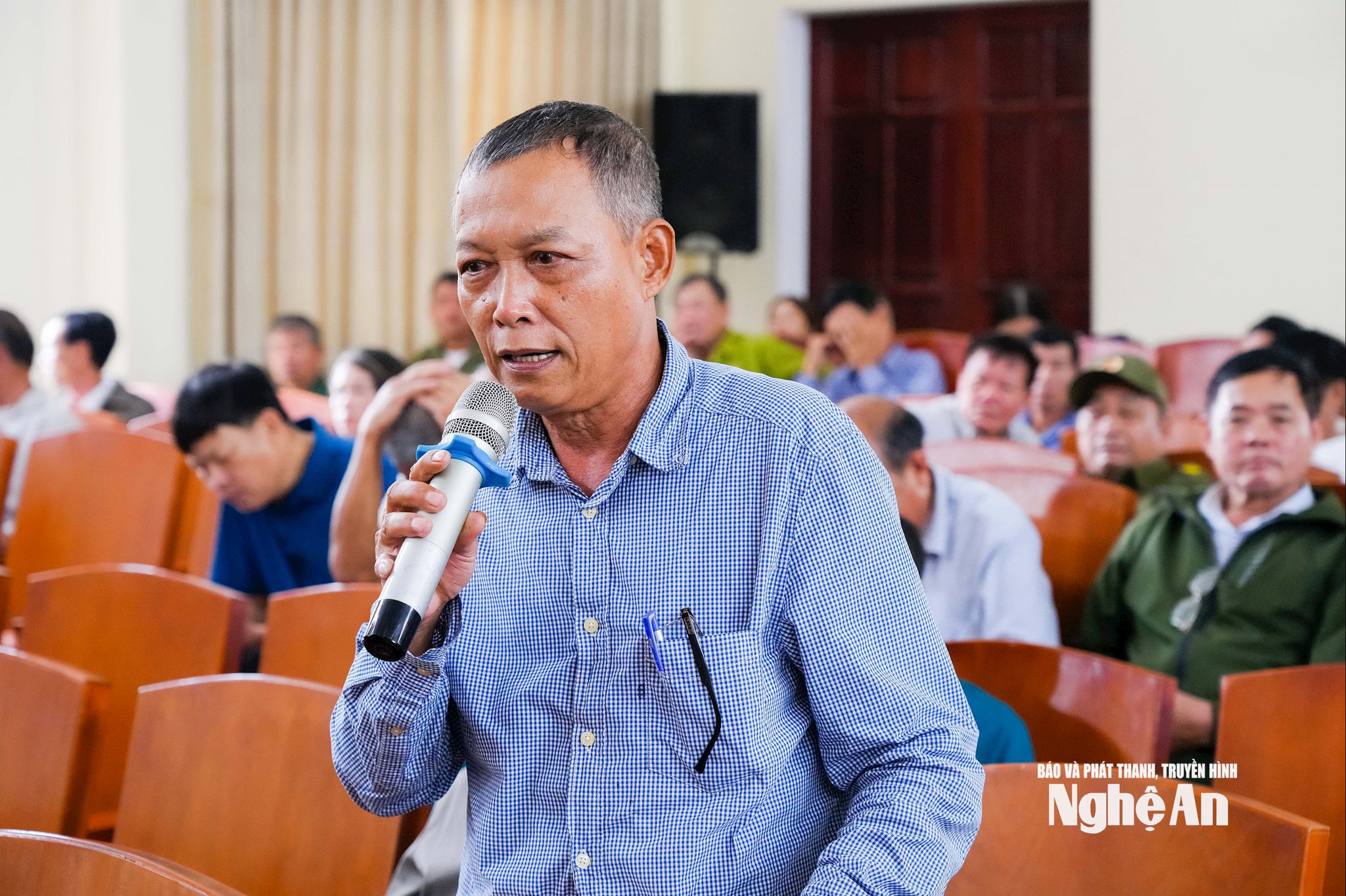  cử tri