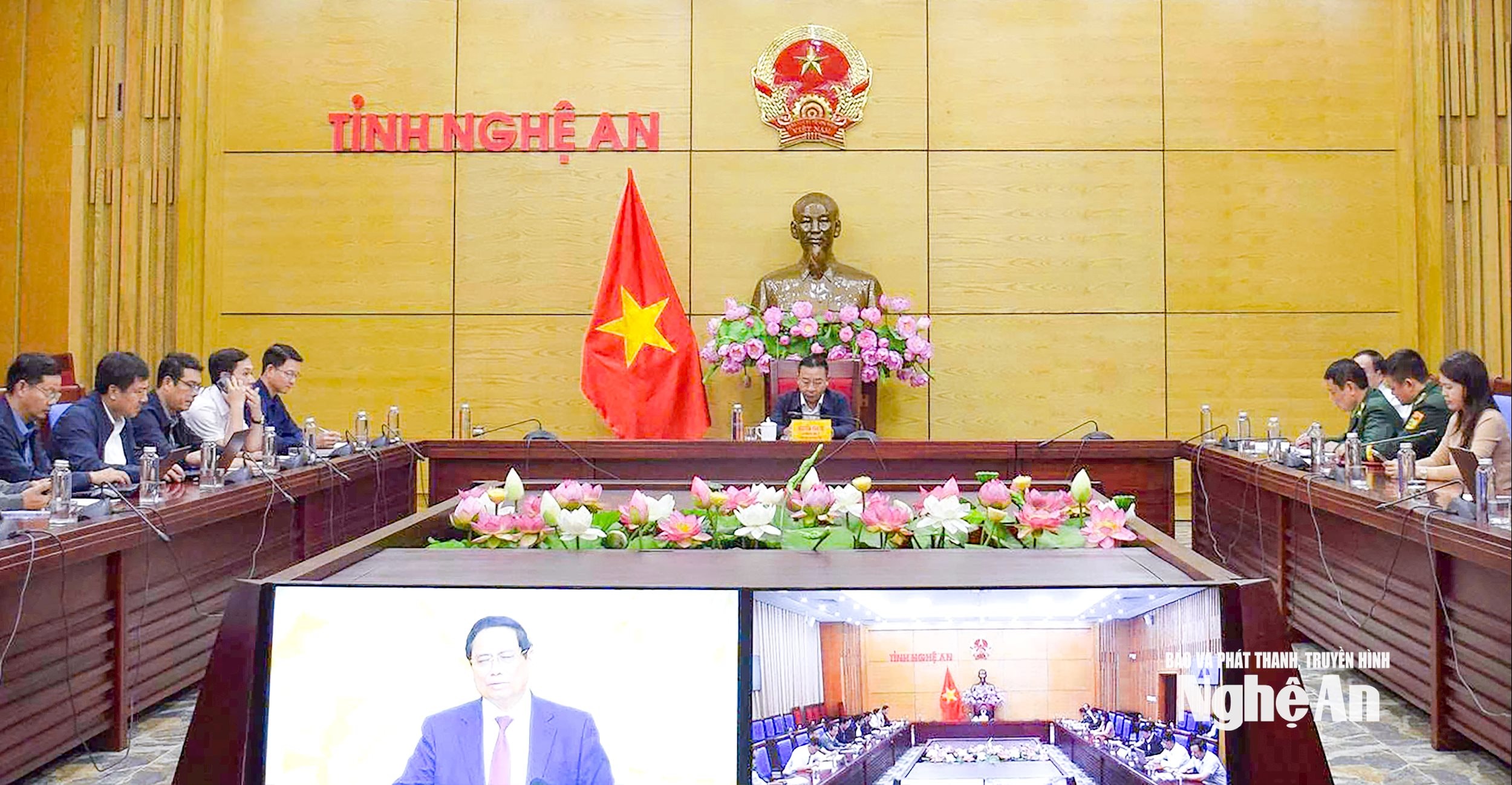 Toàn cảnh phiên họp