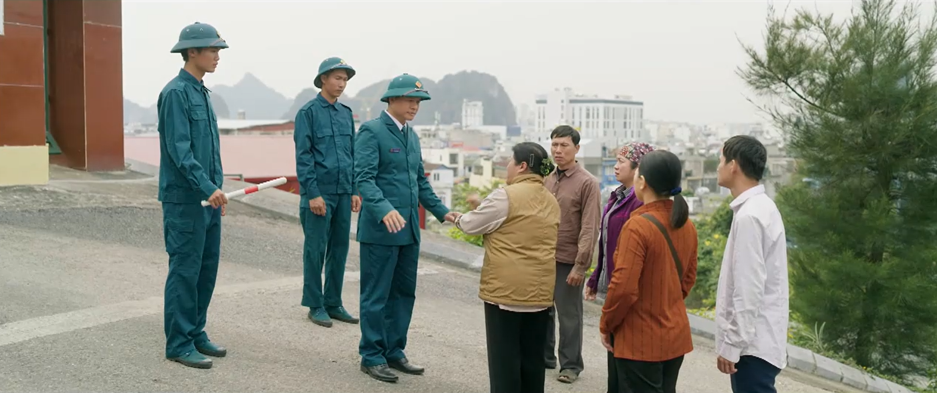 Bà Thoa xù lông nhím bảo vệ hai con trai
