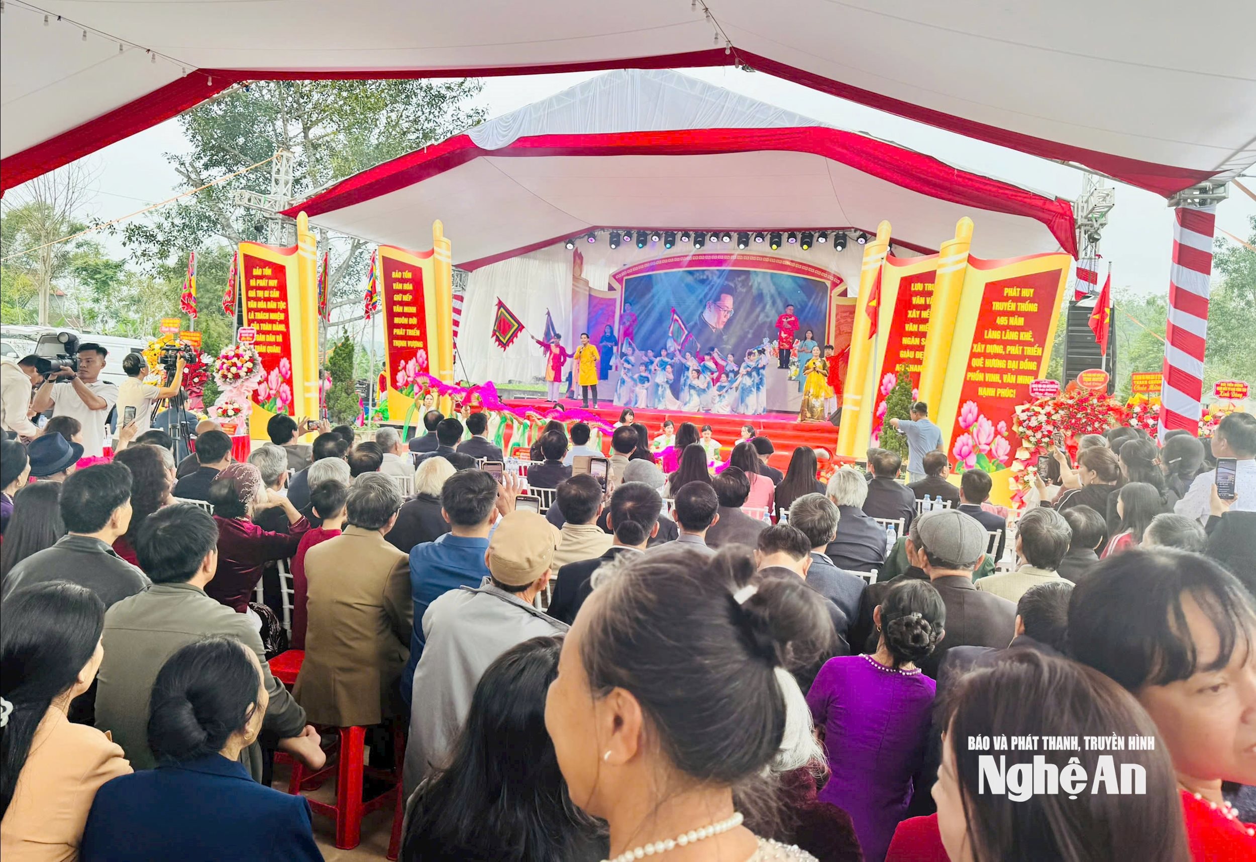 báo Nghệ An