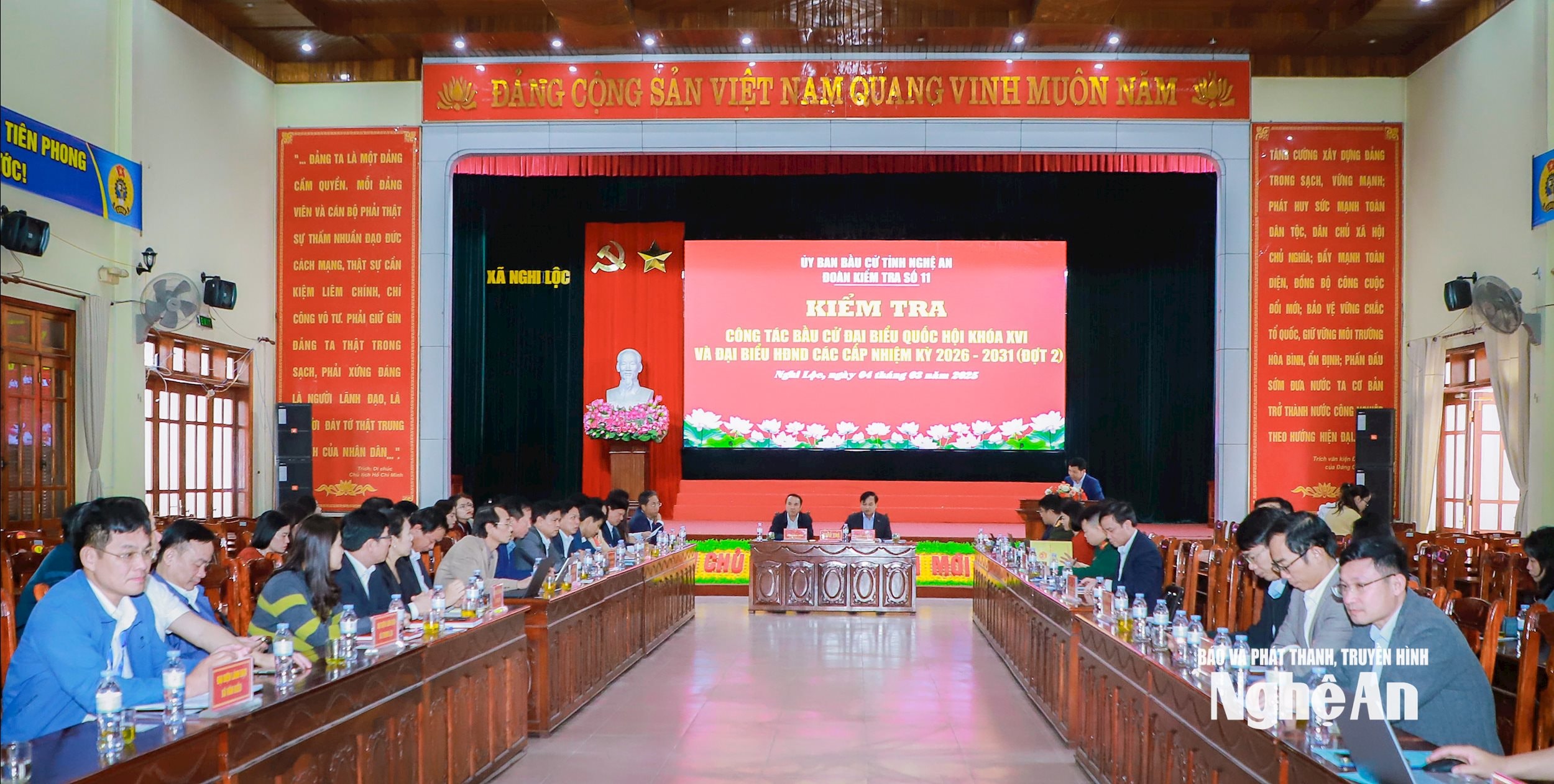 Quang cảnh cuộc làm việc được tổ chức tại xã Nghi Lộc. Ảnh: Thành Duy
