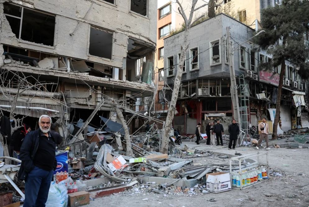 các tòa nhà iran đổ nát sau vụ tấn công ngày 2.3 của Israel Ảnh AFP