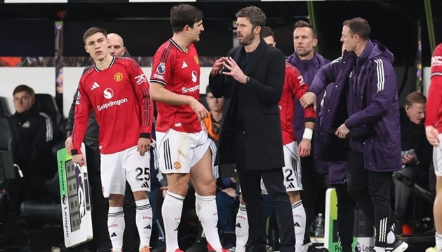 Những sự thay đổi người của Michael Carrick trong hiệp hai không mang lại hiệu quả như kỳ vọng.