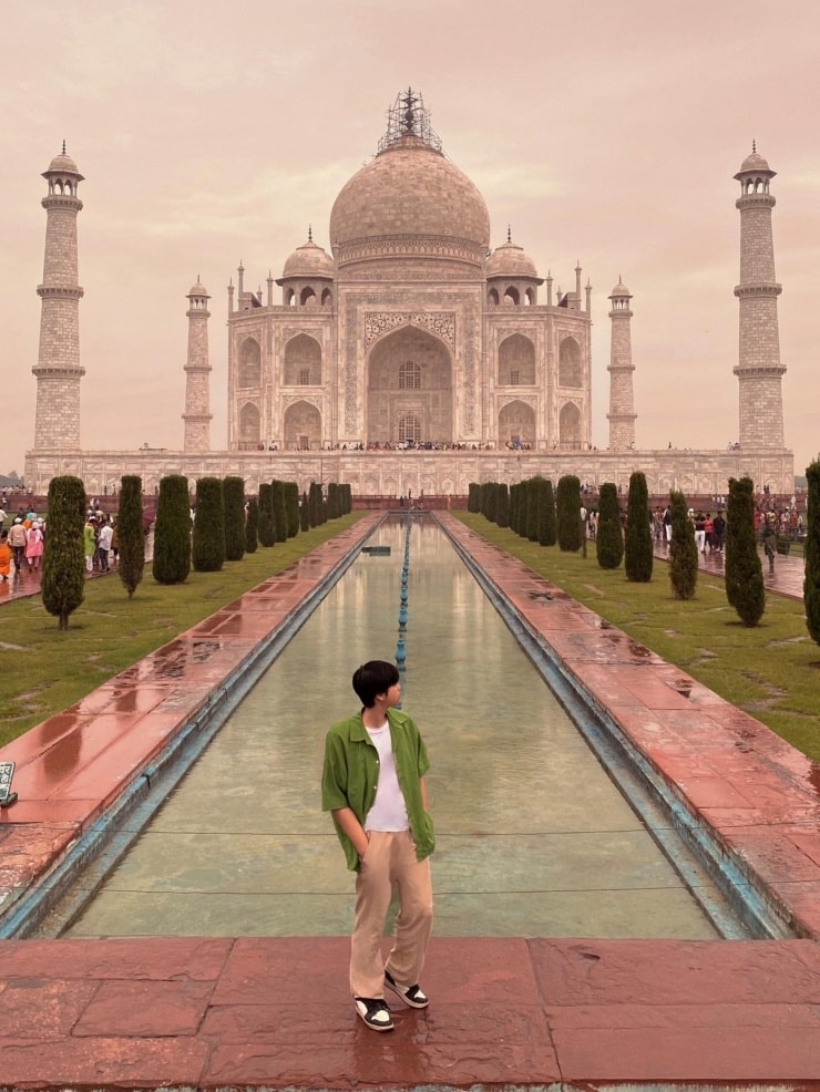 Kiến trúc Taj Mahal nổi tiếng của Ấn Độ sẽ đẹp nếu chụp hình vào lúc bình minh hay hoàng hôn.