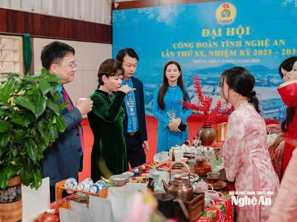 Thông qua việc tổ chức các buổi tiệc trà, Lê Thảo My muốn lan toả nét văn. hoá văn hoá thưởng trà. Ảnh NVCC