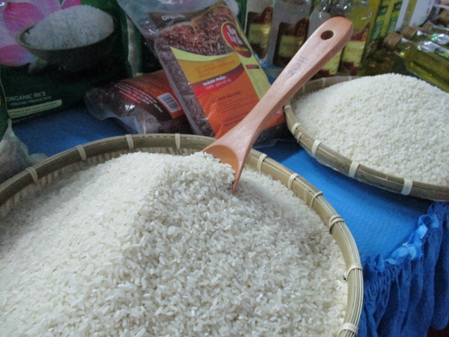 Thương lái thu mua lúa gạo tại Đồng bằng sông Cửu Long