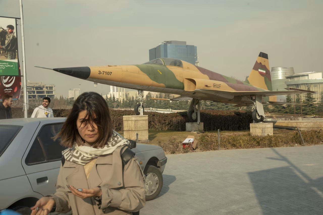 Máy bay chiến đấu F-4 của Không quân Iran trưng bày tại Tehran