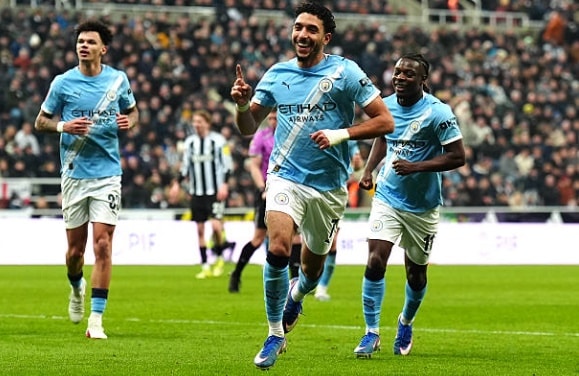 Omar Marmoush khẳng định vị thế sát thủ mới trong đội hình Manchester City.