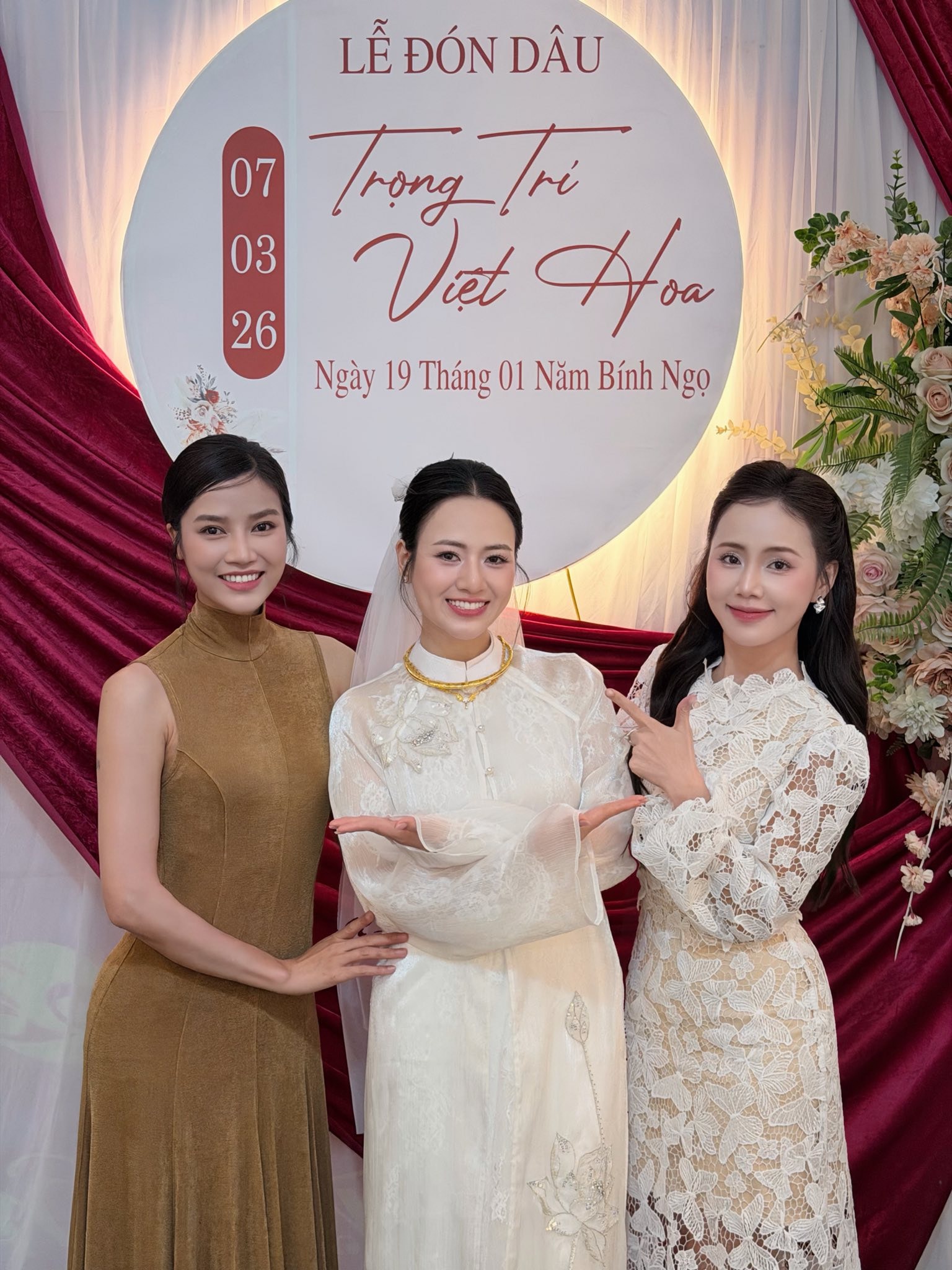 Việt Hoa xinh đẹp trong lễ ăn hỏi, sắp xuất hiện ở phim mới - Ảnh 1.