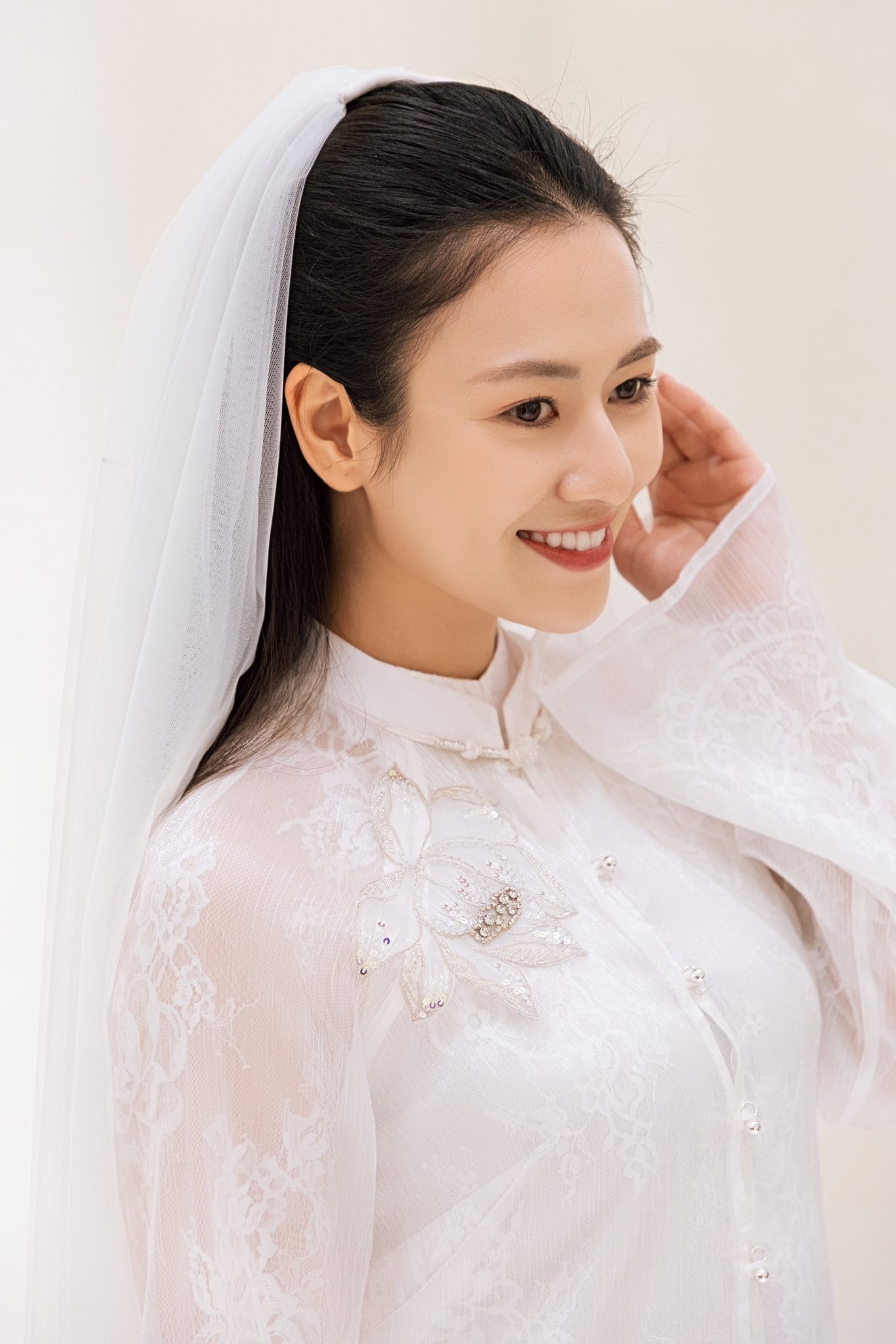 Việt Hoa xinh đẹp trong lễ ăn hỏi, sắp xuất hiện ở phim mới - Ảnh 5.