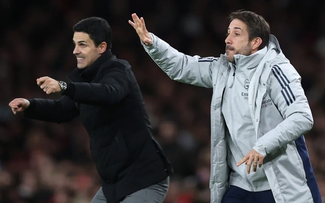 Nicolas Jover, chuyên gia bóng chết của Arsenal, từng có thời gian làm việc tại Midtjylland.