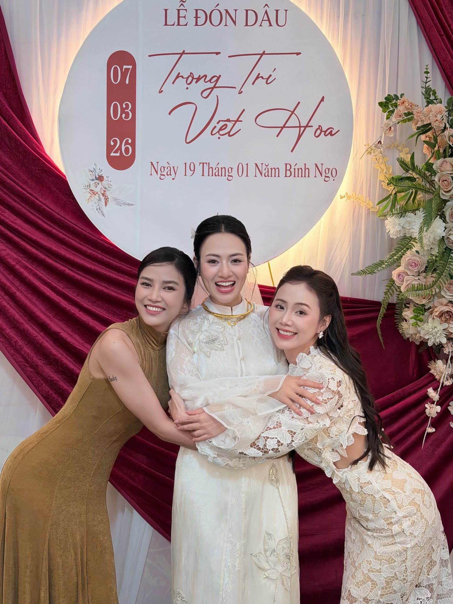 Việt Hoa xinh đẹp trong lễ ăn hỏi, sắp xuất hiện ở phim mới - Ảnh 2.
