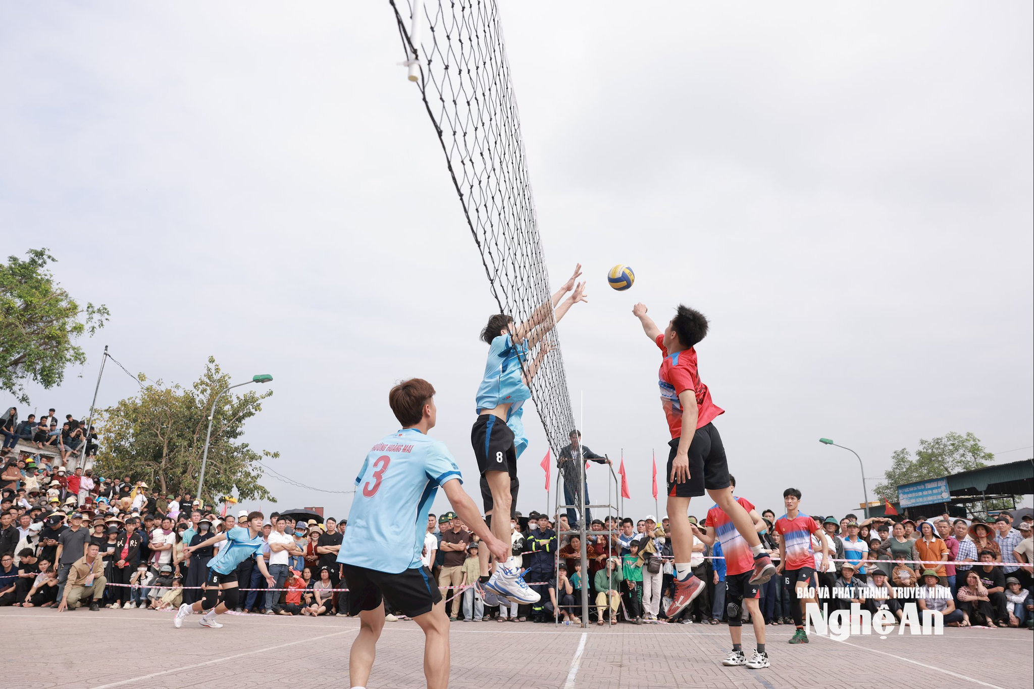 Bóng chuyền Đền Cờn