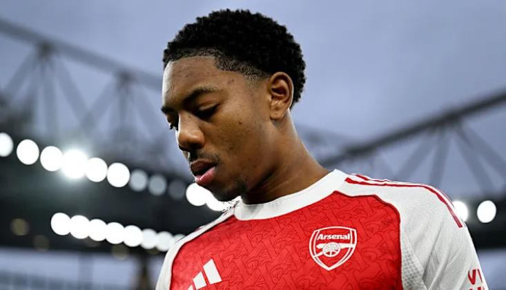 Tài năng trẻ Myles Lewis-Skelly có thể bị bán để đem về lợi nhuận thuần cho Arsenal.