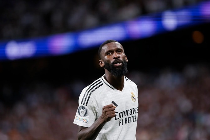 Antonio Rudiger trong màu áo Real Madrid, một mục tiêu chiến lược của Arsenal.