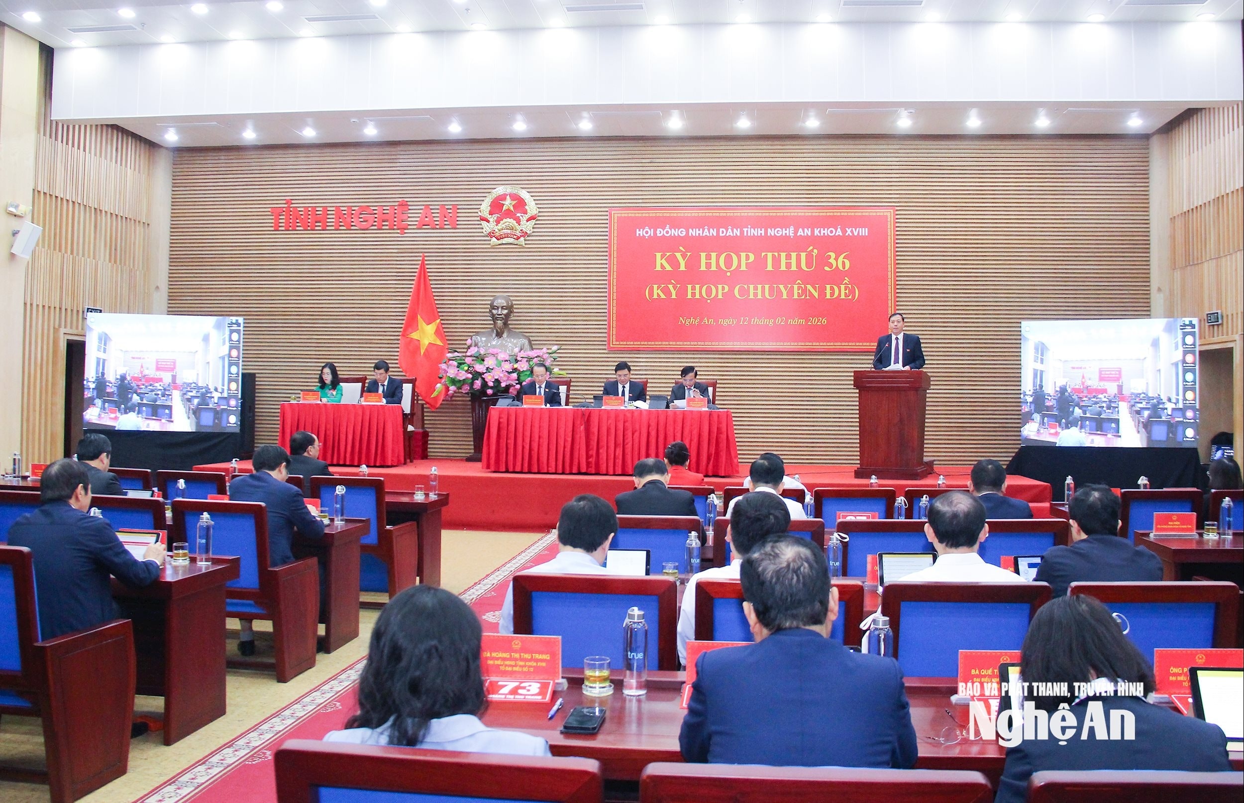 Quang cảnh kỳ họp thứ 36, HĐND tỉnh kho&aacute; XVIII, nhiệm kỳ 2021 - 2026. Ảnh Mai Hoa