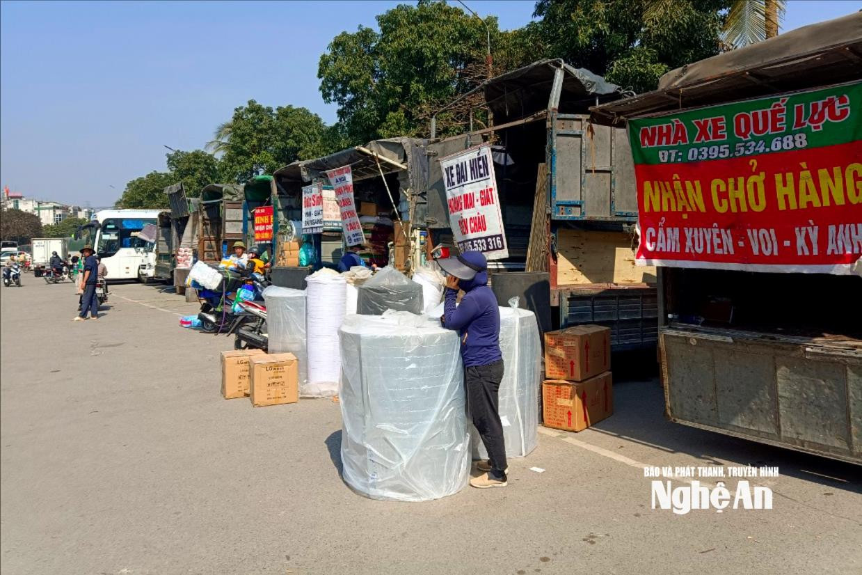 uploaded-quanganbna-2023_02_28-_bna-hoat-dong-van-tai-hang-hoa-van-dien-ra-binh-thuong-tai-ben-xe-cho-vinh-anh-qa-3858.jpg