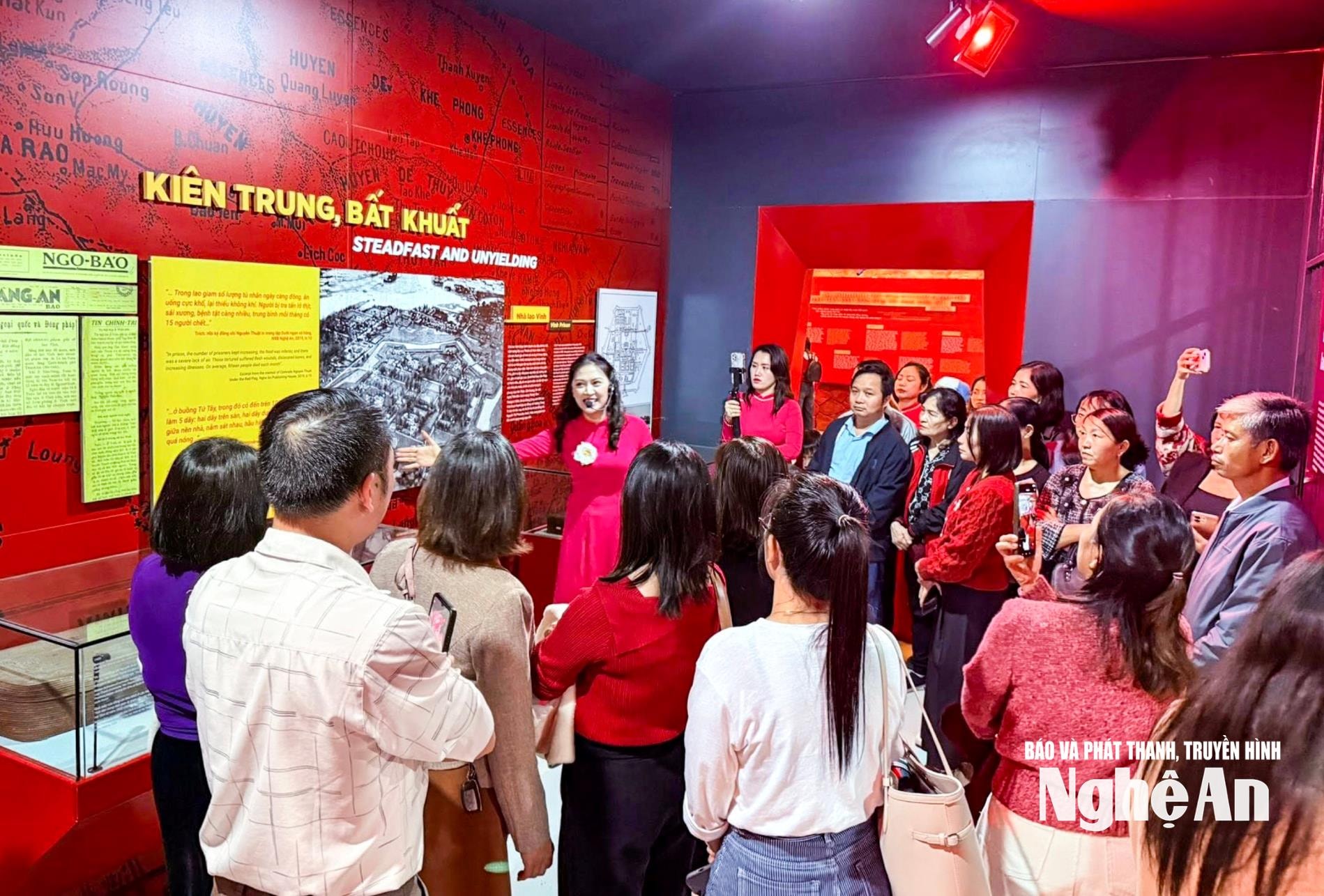 Bảo tàng Nghệ An - Xô viết Nghệ Tĩnh thu hút khá đông khác tham quan nhưng vẫn chưa có cơ chế để tạo nguồn thu. Ảnh: Minh Quân