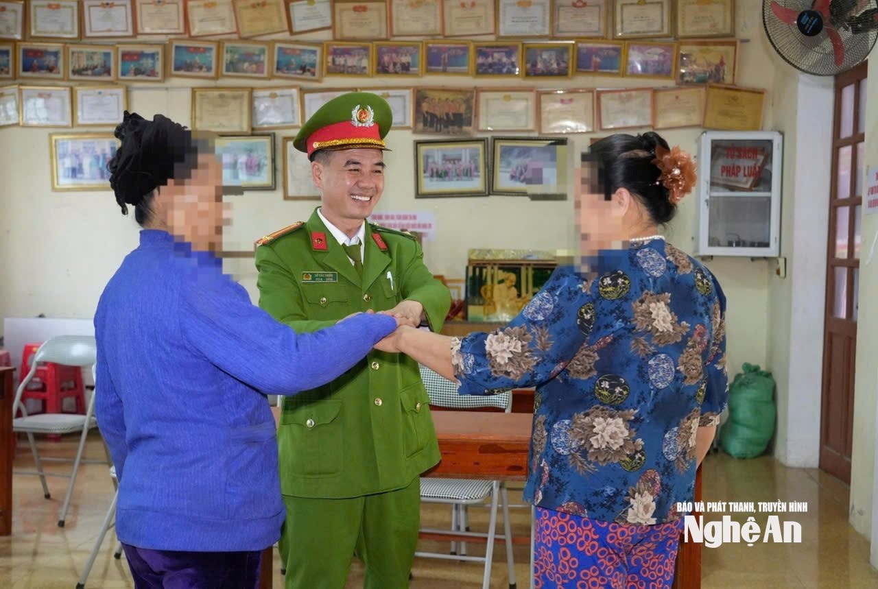 Nhiều mâu thuẫn phát sivụ việc được Công an xã Mường Xén hóa giải thành công, giúp người dân giữ được mối đoàn kết. Ảnh: Đình Tuyên