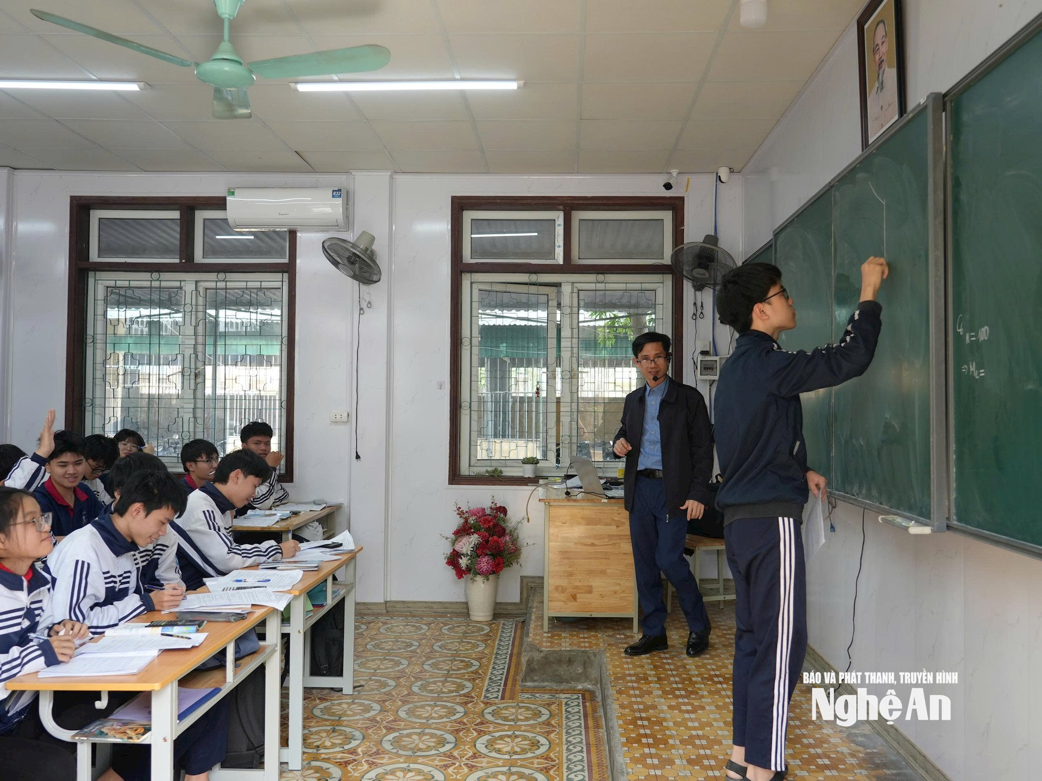 Giờ học của học sinh lớp 12 - Trường THPT Lê Viết Thuât. Ảnh - Mỹ Hà