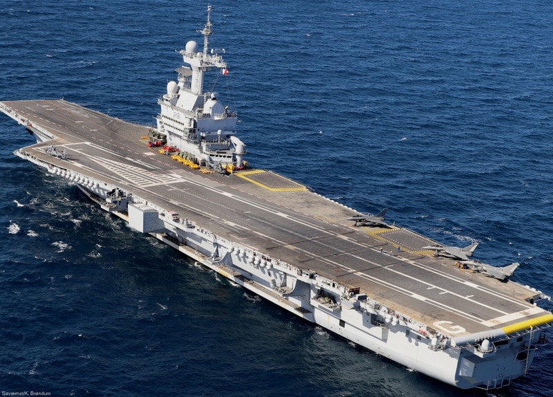 Tàu sân bay Charles de Gaulle của Pháp tại Địa Trung Hải