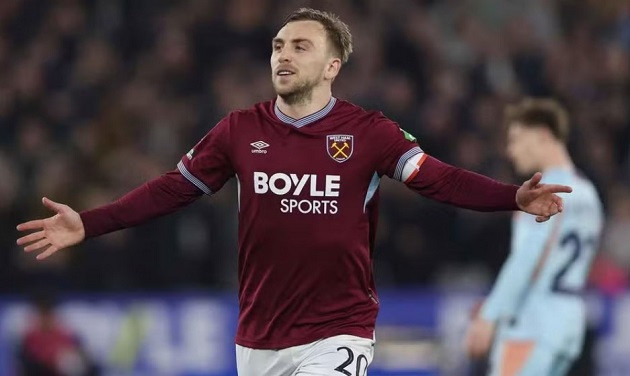 Các cầu thủ West Ham ăn mừng chiến thắng sau loạt sút luân lưu đầy căng thẳng.
