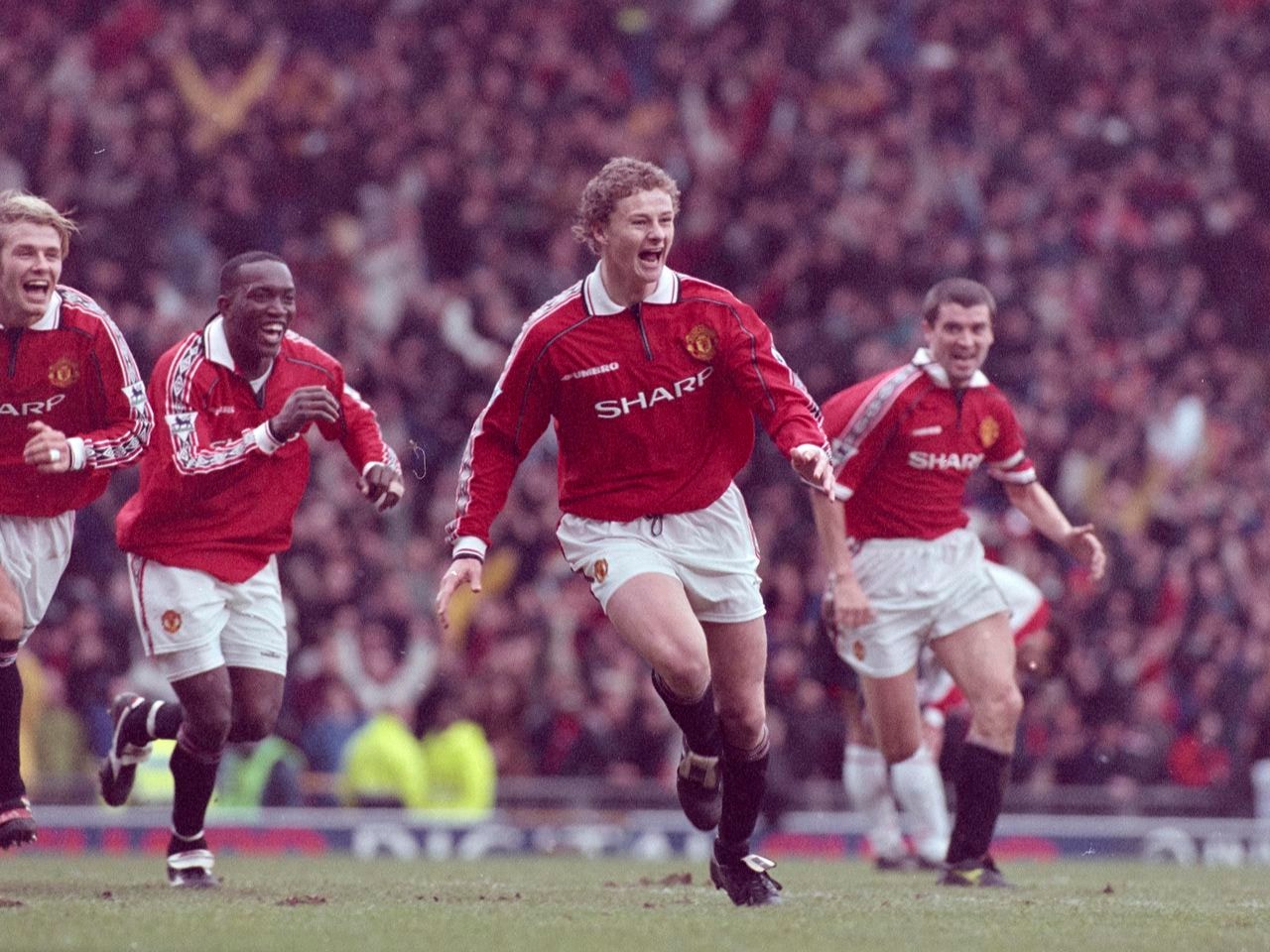 Ole Gunnar Solskjaer ăn mừng bàn thắng quyết định tại trận chung kết Champions League 1999.