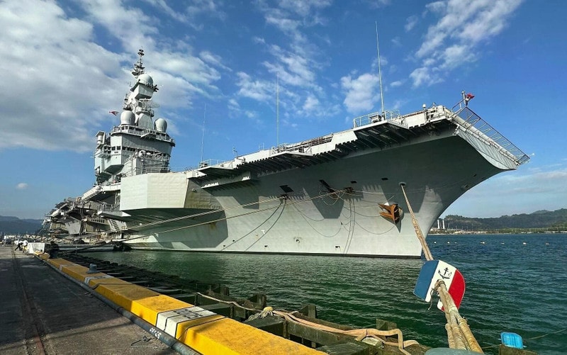 Máy bay Rafale-M trên hạm đội tàu sân bay Pháp
