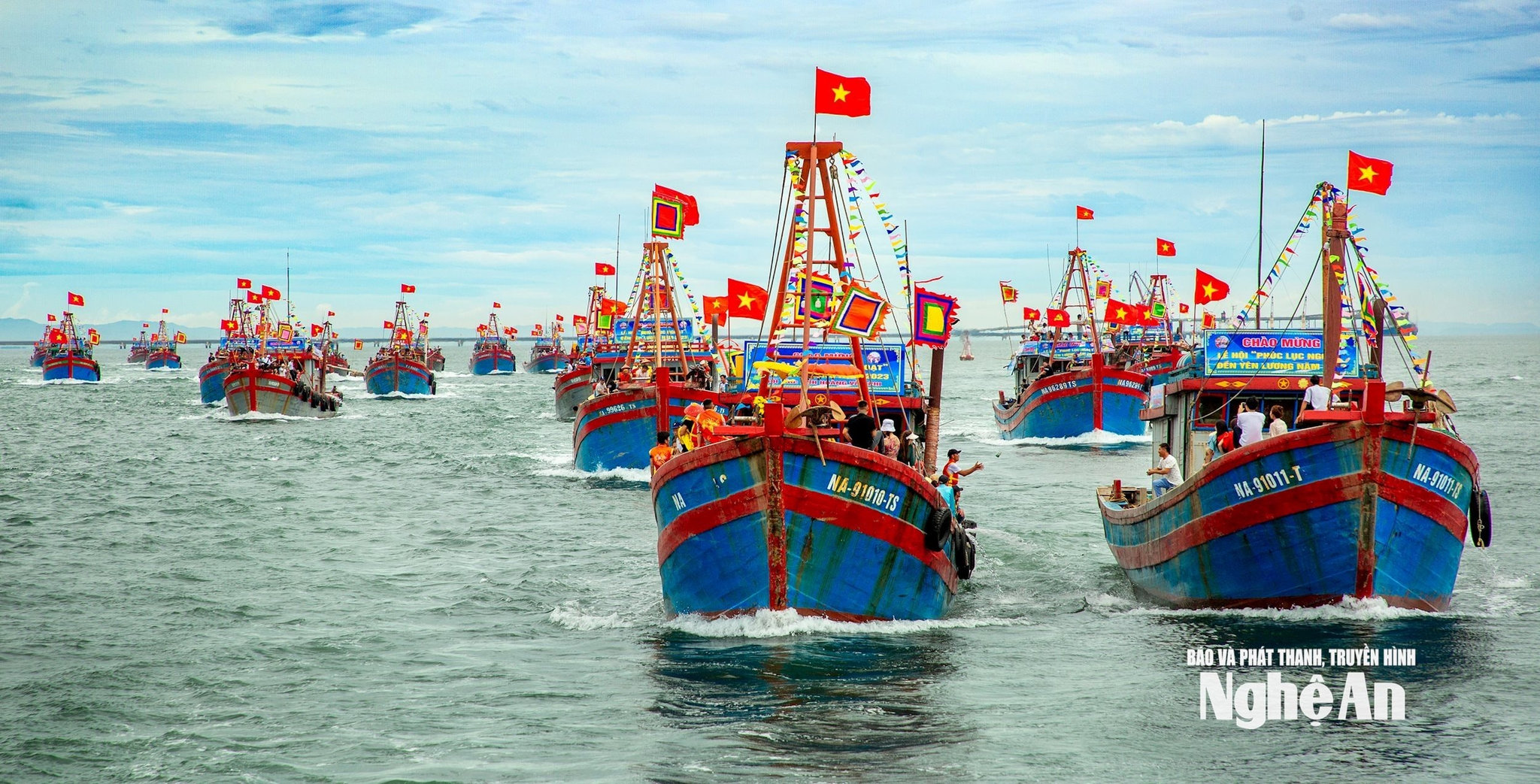 Lễ hội Cầu ngư. Ảnh Nguyễn Đạo
