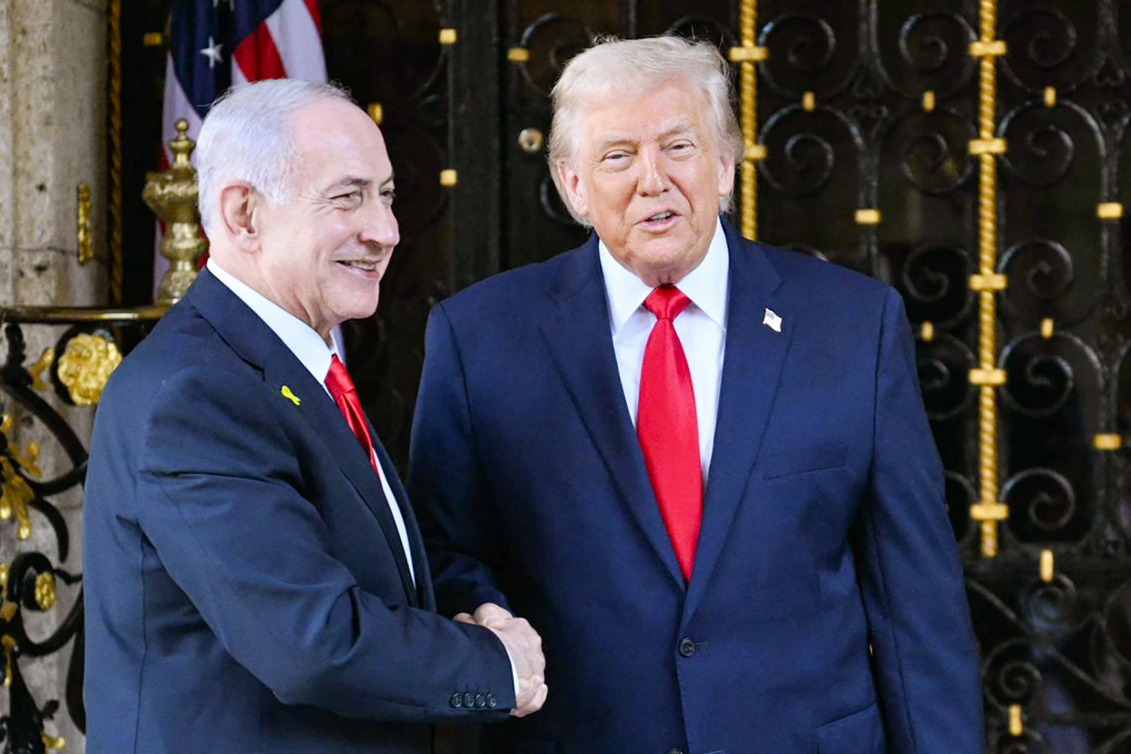 Tổng thống Mỹ Donald Trump và Thủ tướng Israel Benjamin Netanyahu đều thống nhất không để Iran sở hữu vũ khí hạt nhân và tên lửa đạn đạo. Ảnh: AFP