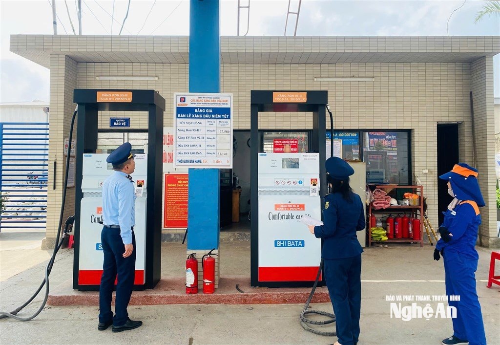 Cán bộ quản lý