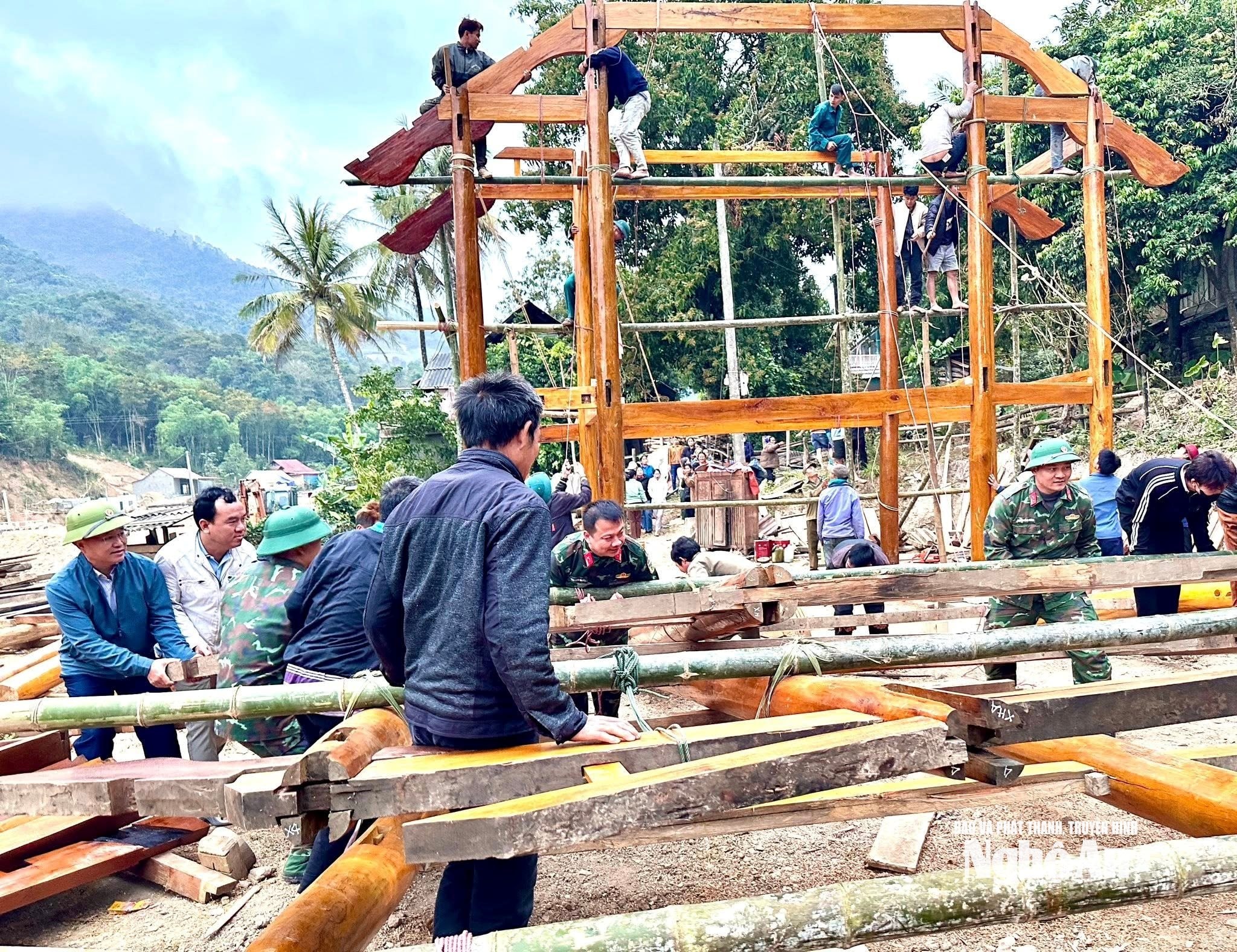 HĐND xã và các lực lượng xã Nhôn Mai