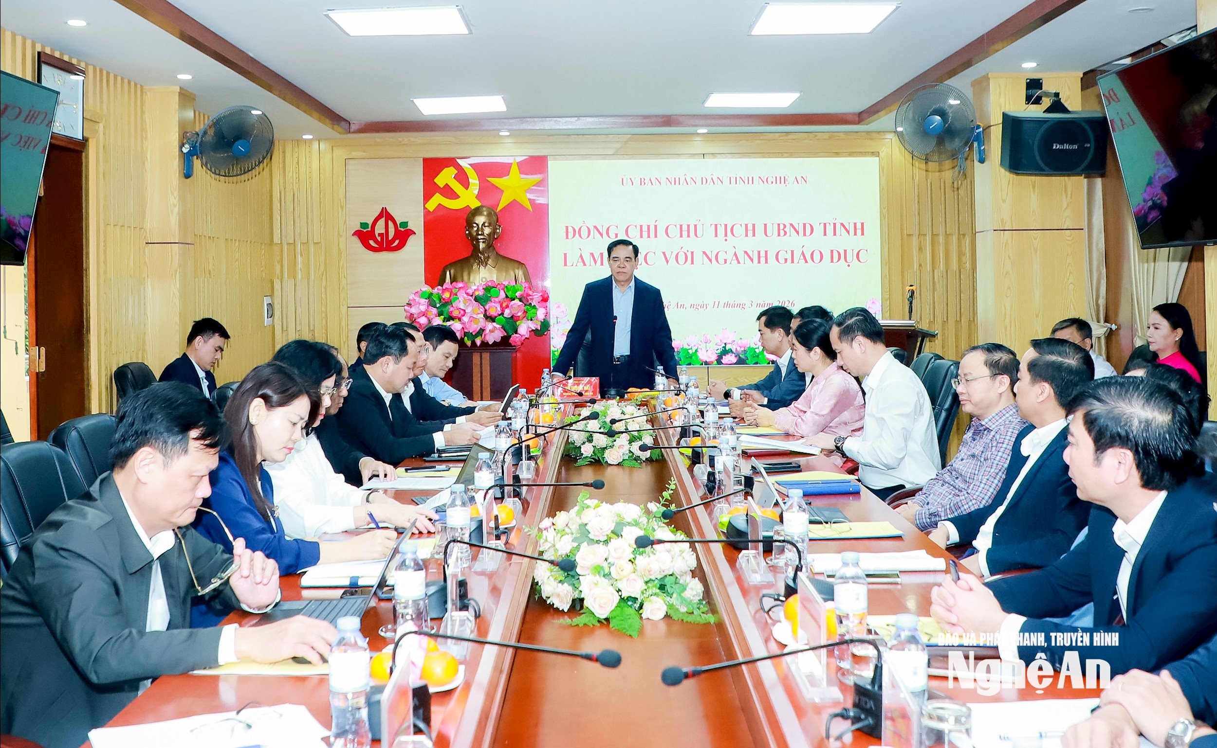 Quang cảnh cuộc làm việc. Ảnh: Thành Duy